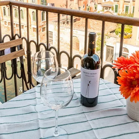 Sunny Nest Canal View In Venice Chic Movida Exterior foto